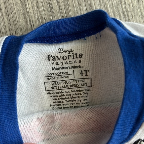 Space Theme Long Sleeve PJ Set Size 4T - Picture 3 of 6